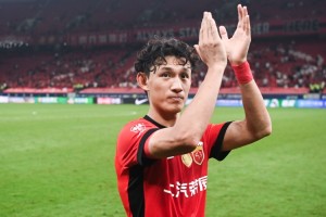 必赢体育-王燊超迎中超第350次出场（均代表海港），是海港达此里程碑第2人